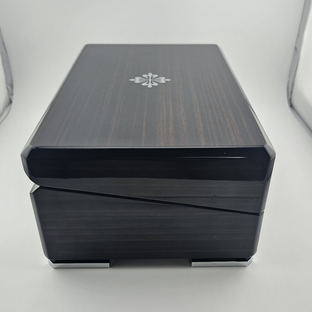 Patek Philippe brown wooden watch box with cover cloth - Picture 7 of 16